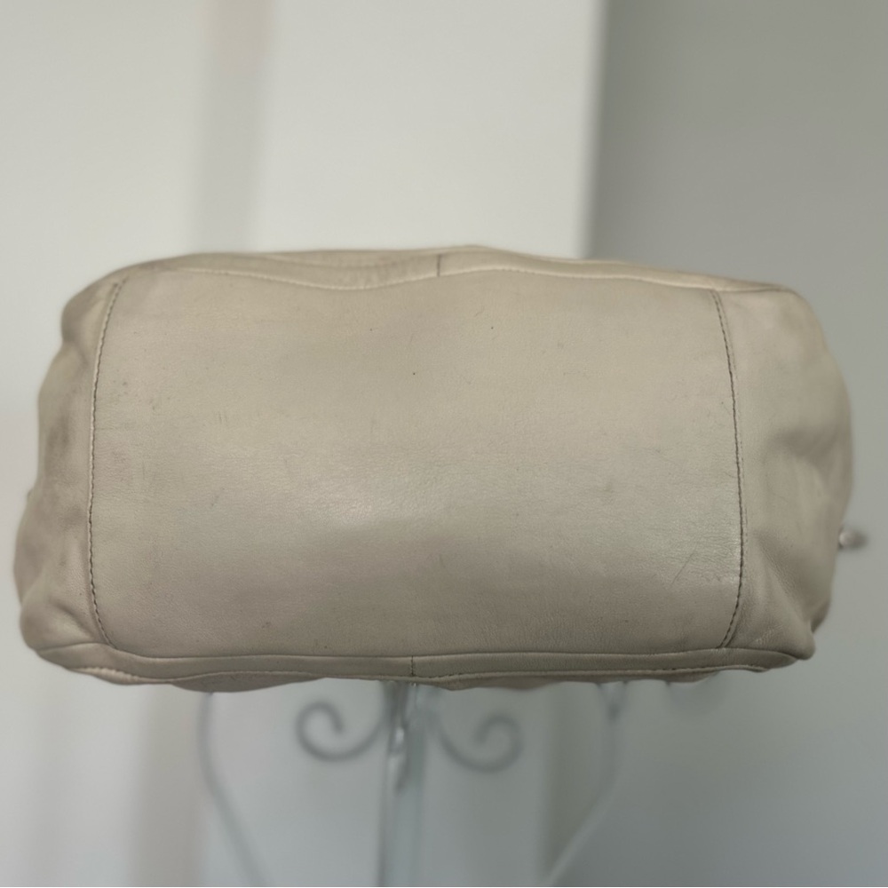 Coach 13412 Bag in off white - Picture 7 of 13